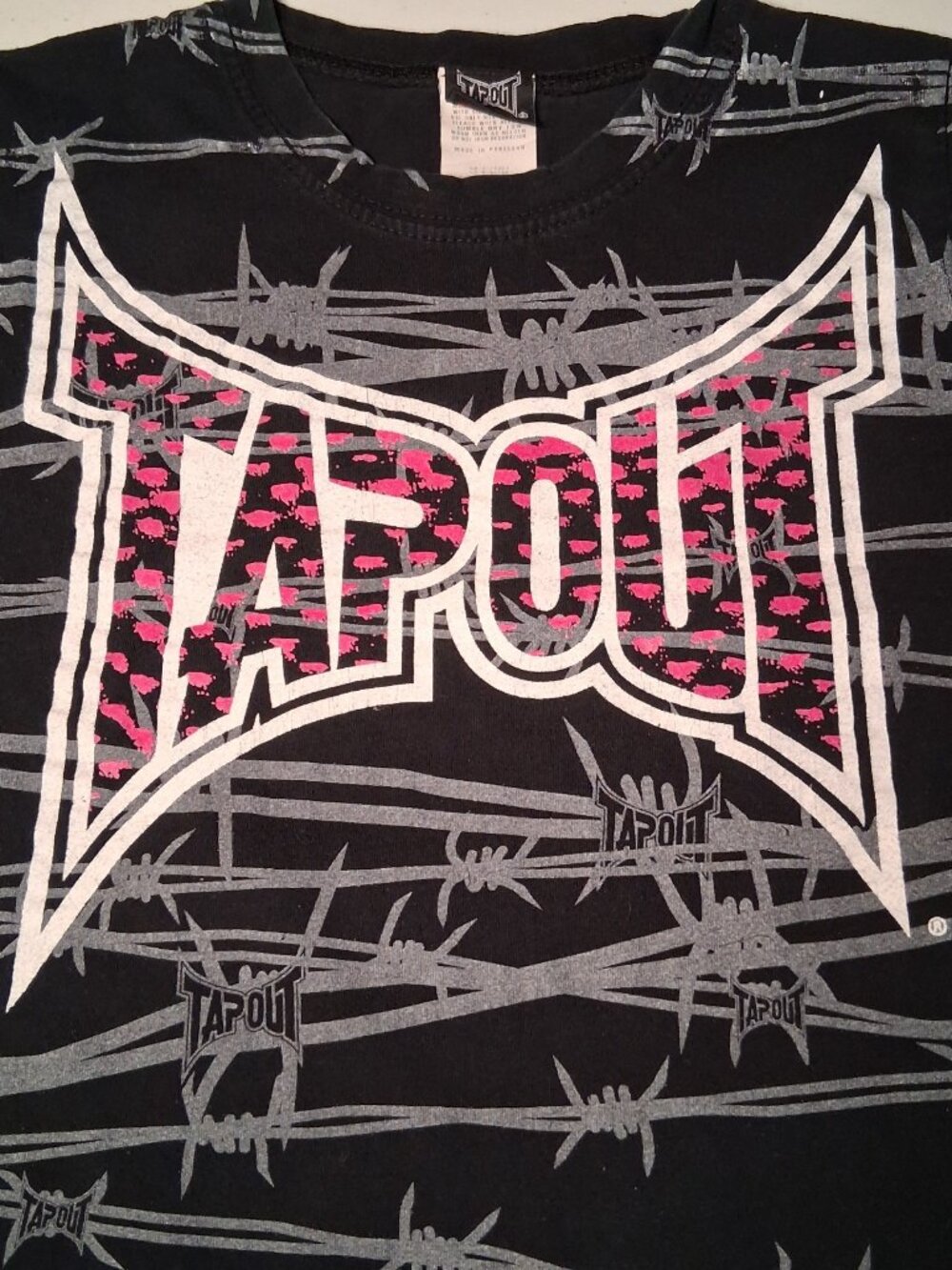 Vintage Y2K Tapout Shirt Women Small Black Barb Wire All Over Print Fighting MMA - Picture 8 of 12